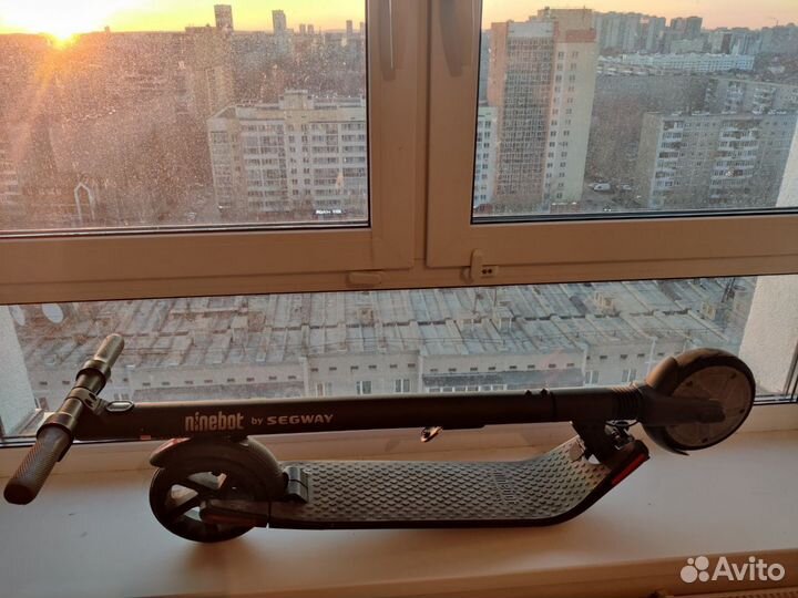 Электросамокат ninebot kickscooter es2