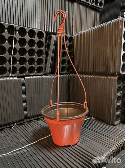 Кашпо для цветов подвесное