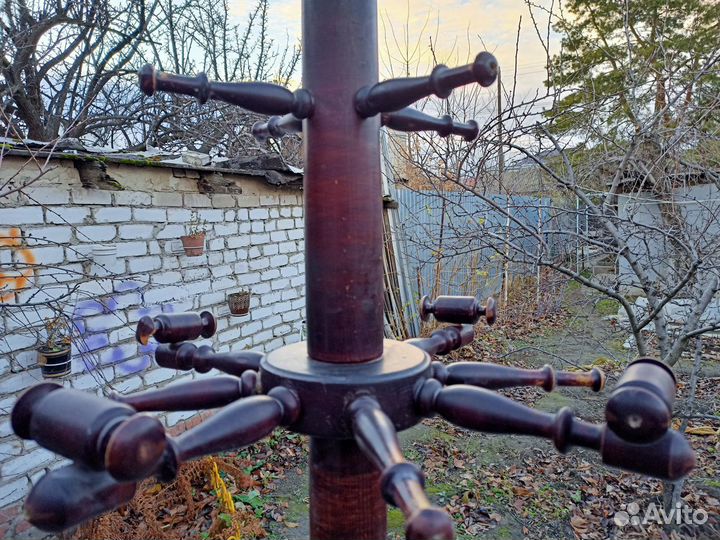 Вешалка напольная для одежды антиквариат