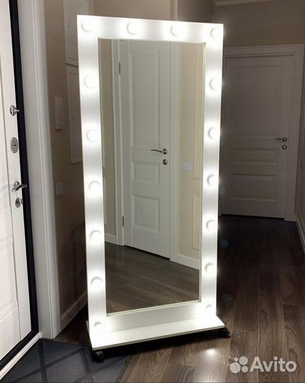 Зеркало напольное с подсветкой