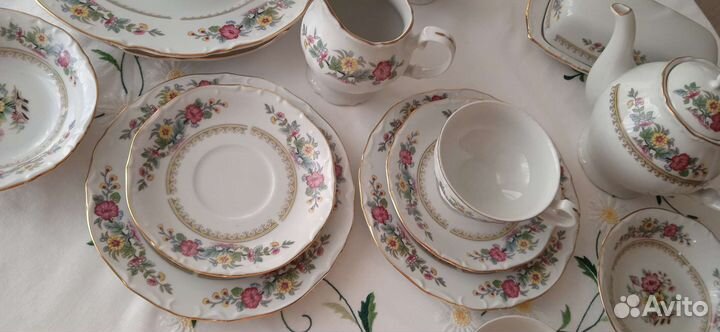 Набор столовой посуды на 12 персон