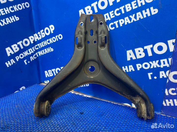 Рычаг передней подвески Audi 80 седан 1991