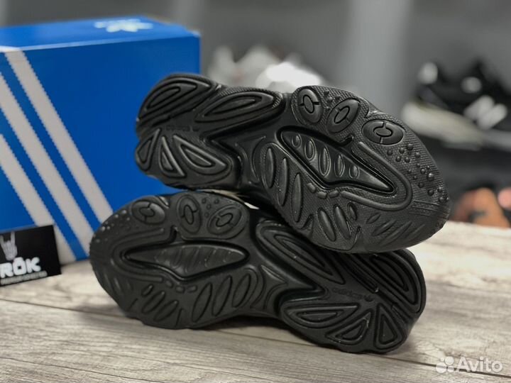 Кроссовки мужские adidas ozweego