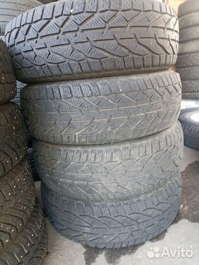 Tigar Winter 215/60 R17