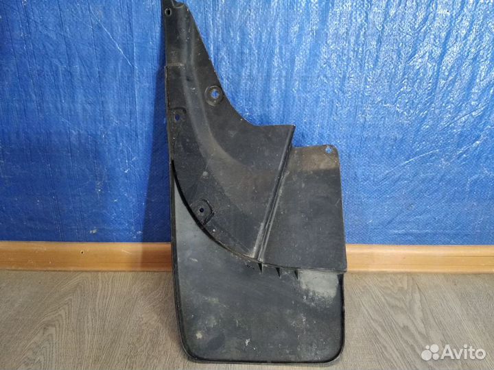 Брызговик задний правый Toyota Prado 150 2009