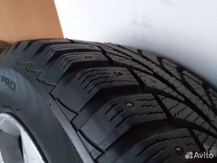 GT Radial Champiro IcePro 215/60 R16 95T