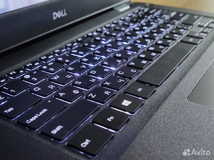 Ноутбук Ультрабук Dell на ntel Core i7-8