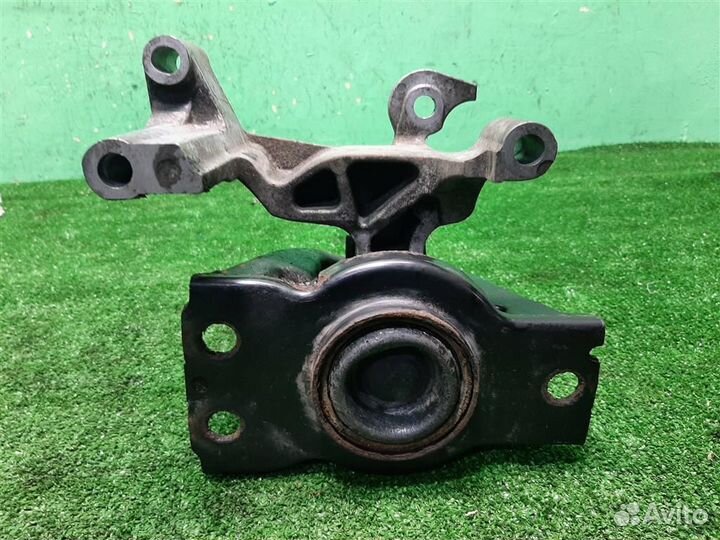 Опора (подушка) двигателя правая Nissan Qashqai J