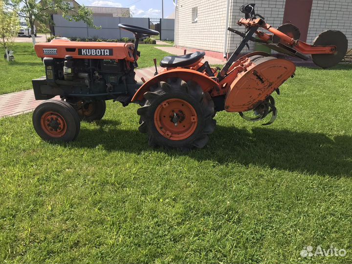 Мини-трактор Kubota B6000, 2000