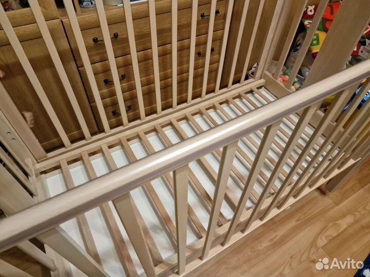 Кровать Гандылян Дени Люкс с маятником