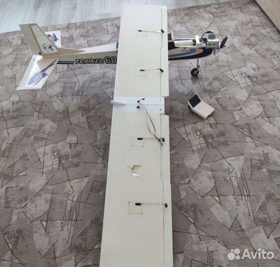 Радиоуправляемый самолет-тренер без двс