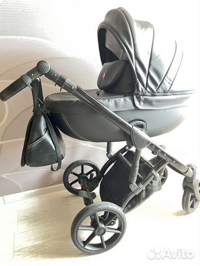 Детская коляска 3 в 1