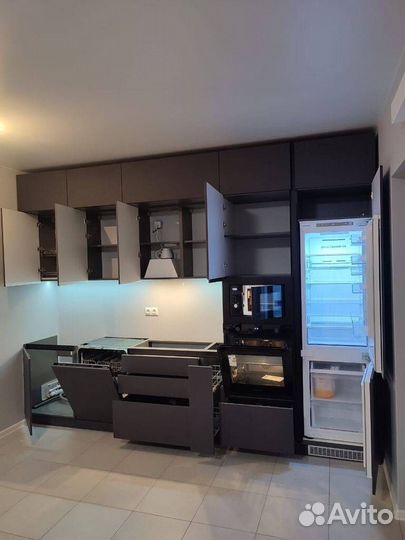 Кухонный гарнитур новый прямой черный матовый без