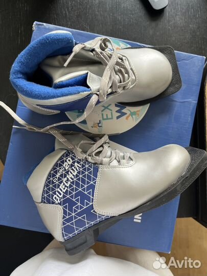 Лыжные ботинки 32