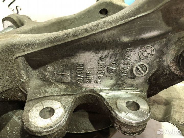 Кулак поворотный задний правый Bmw 5-Series F10