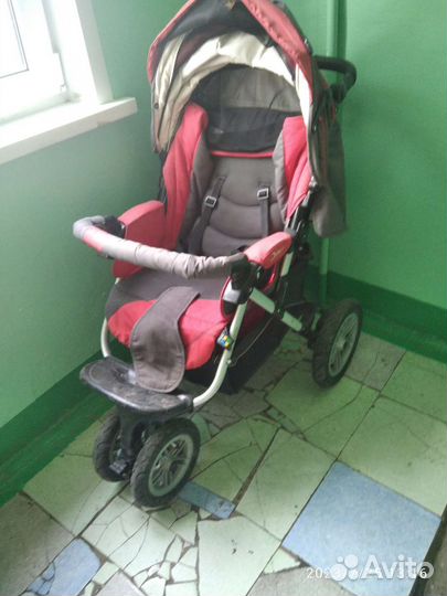 Прогулочная коляска