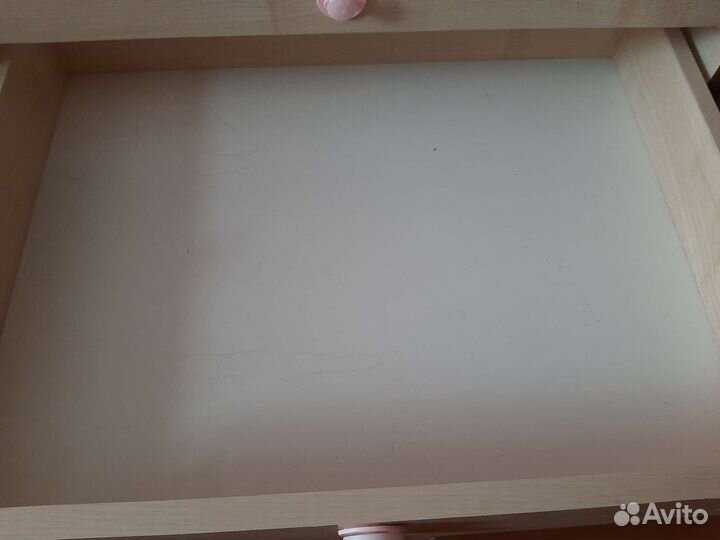 Детская кроватка с маятником и ящиком