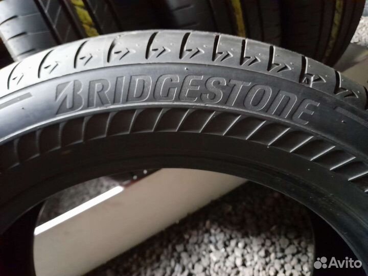 Bridgestone Alenza 001 235/55 R19 101V