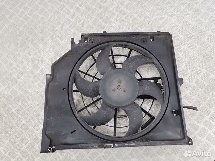 Вентилятор радиатора BMW 3 E46 2001 17117561757
