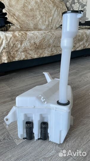 Бачок омывателя Lexus LX / Land Cruser 100