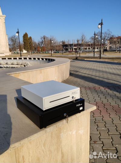 Денежный ящик