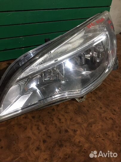 Фара передняя левая Opel Astra H