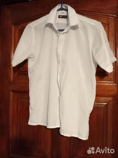Рубашка белая с коротким рукавом на мальчика 158
