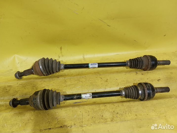 Полуось задняя Cadillac SRX 2003-2009