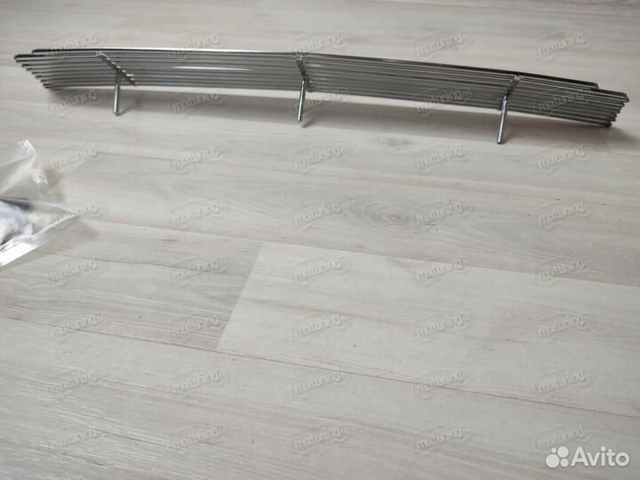 Решетка в бампер Toyota Avensis 3 2008-2011 новая