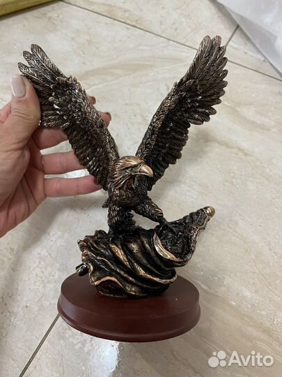 Бронзовые статуэтки разные