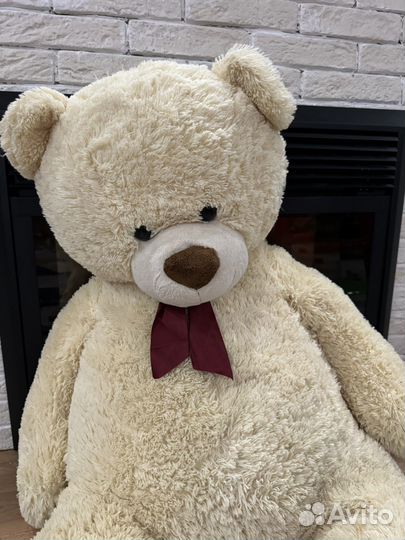 Большой плюшевый мишка