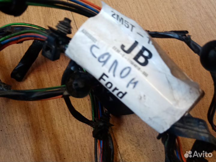 Коса багажного отдел. Форд фокус 1 хэтчбек