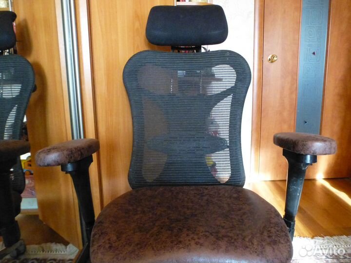 Кресло руководителя Бюрократ Ch-999ASX новая замша