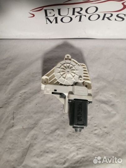 Мотор стеклоподъемника передний правый