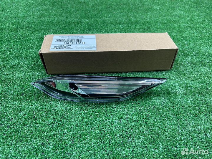 Повторитель поворота в крыло Porsche Cayenne 958 п