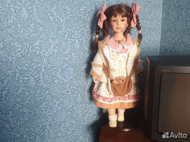 Фарфоровая кукла 70см