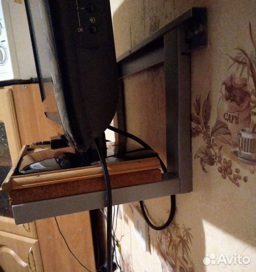 Настенная полка-подставка универсальная