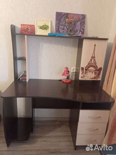 Компьютерный стол