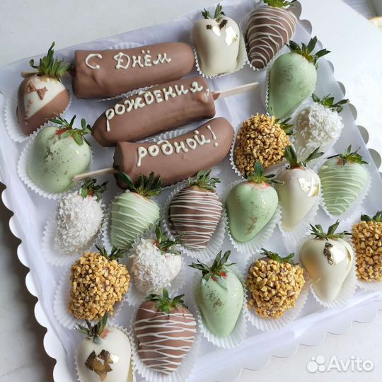 Клубника в шоколаде и бананы в шоколаде