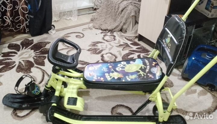 Детский снегокат с родительской ручкой