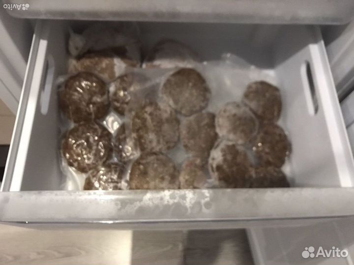 Котлеты из оленины, пельмени, фрикадельки и блины