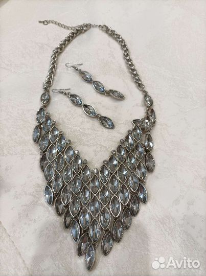 Колье ожерелье