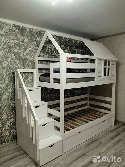 Детская кровать домик