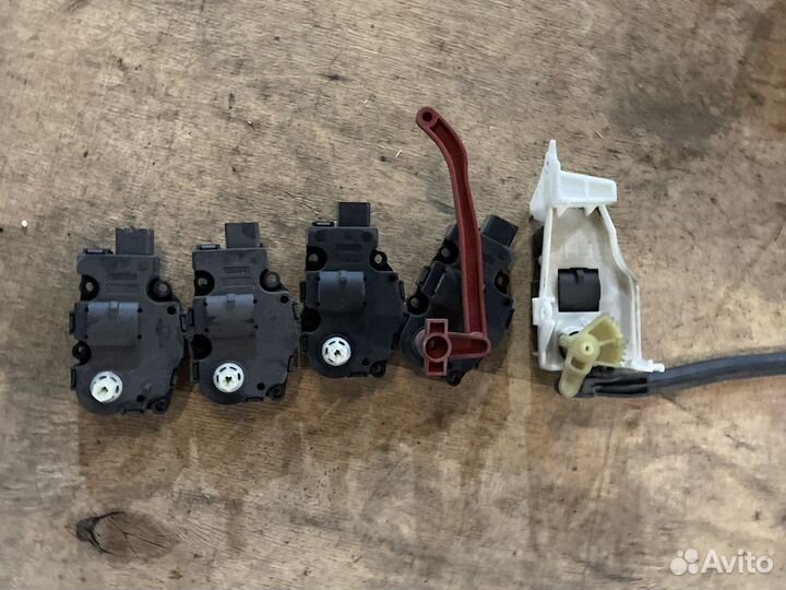 Электропривод заслонки отопителя Mercedes GLK