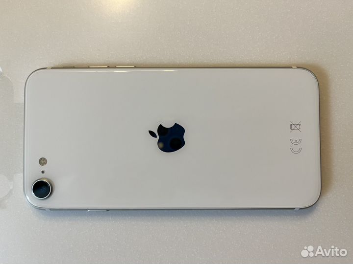 iPhone SE, 64 ГБ