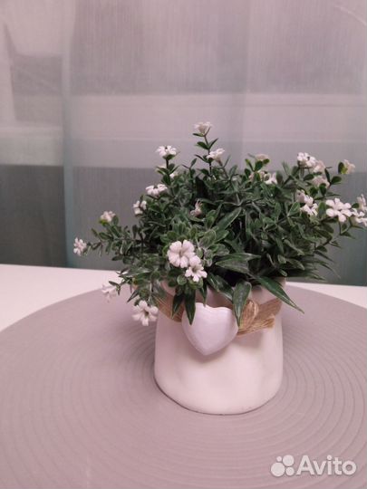 Искусственный цветок