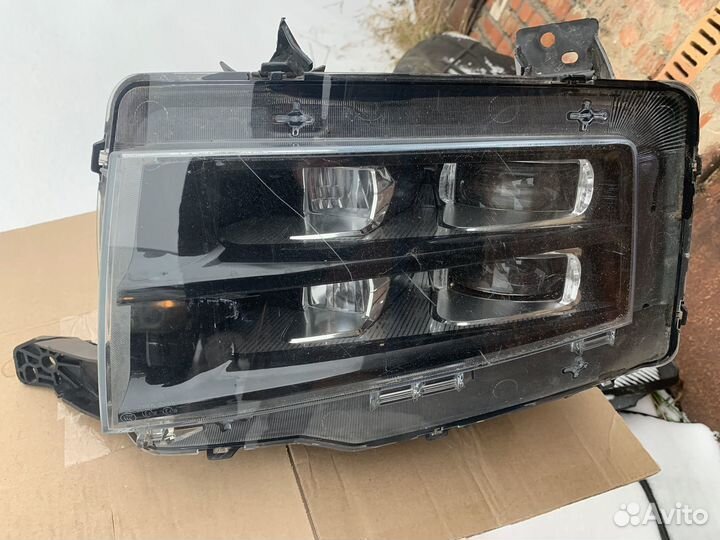 Jac JS6 передняя левая фара