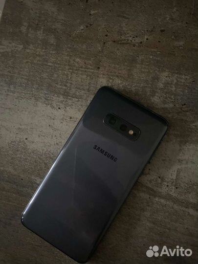 Телефон Samsung galaxy s10e