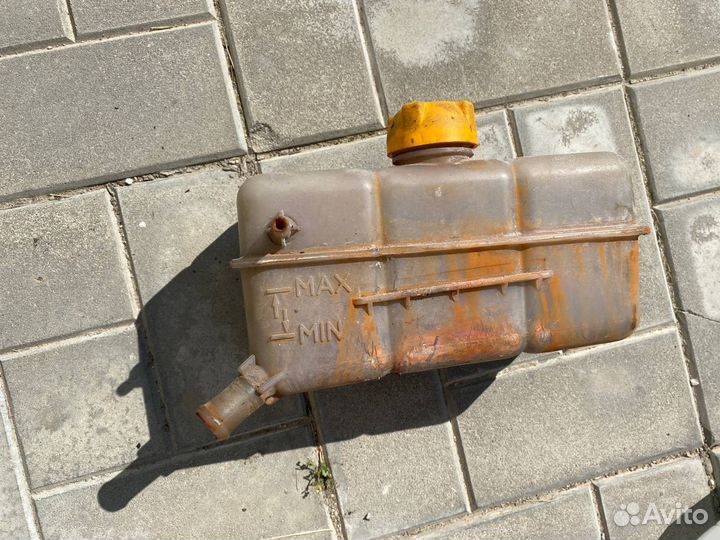 Бачок расширительный LADA 2171 универсал 1.6 2011