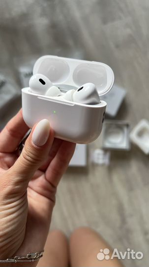 Наушники Apple AirPods